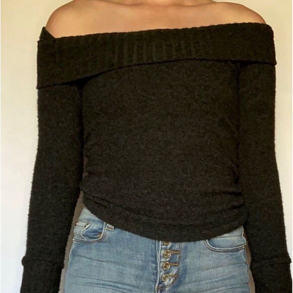 Julie's Closet Gray Off the Shoulders Sweater - Picture 2 of 5